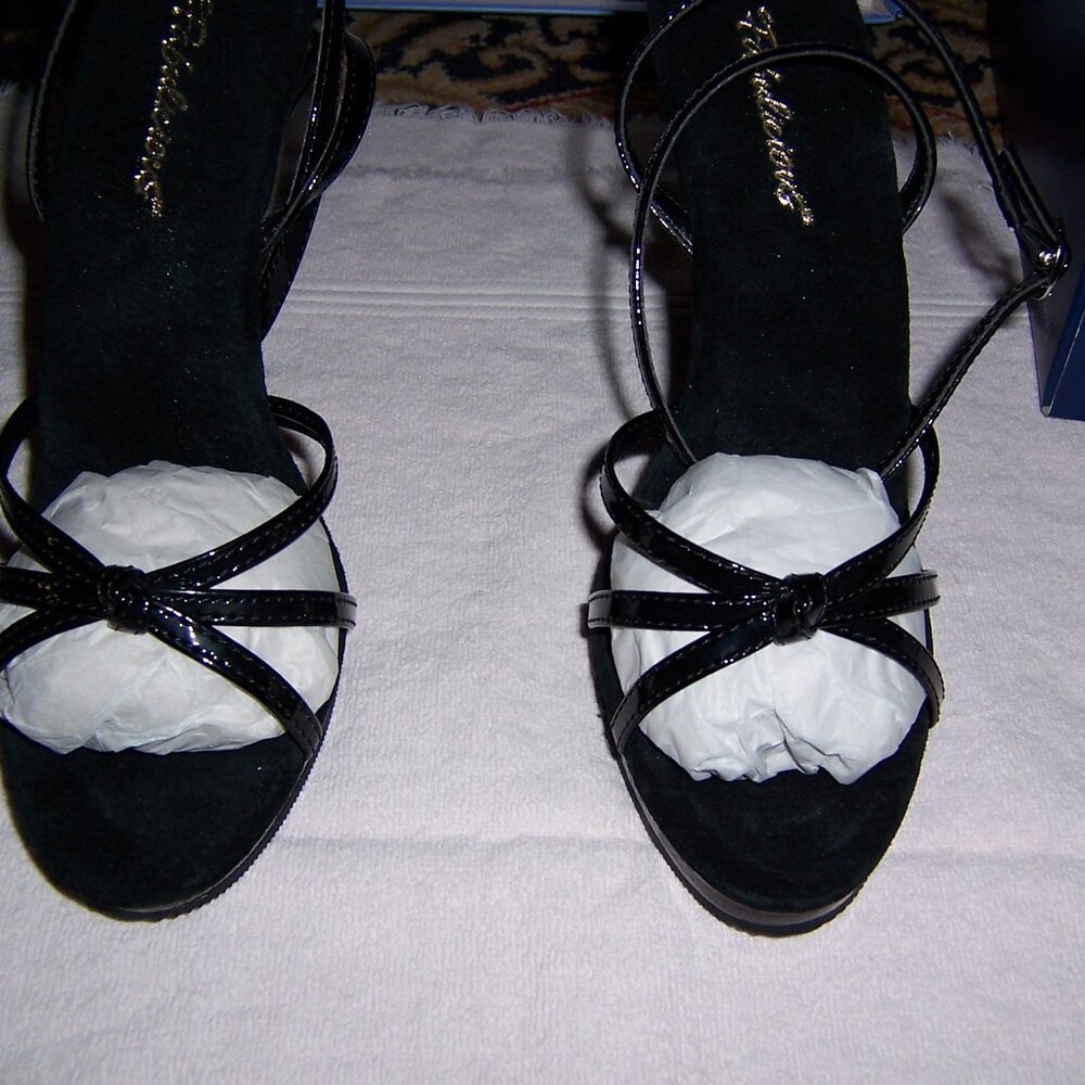 Fabulicious Flair Sandals (Black Patent, Size 10)